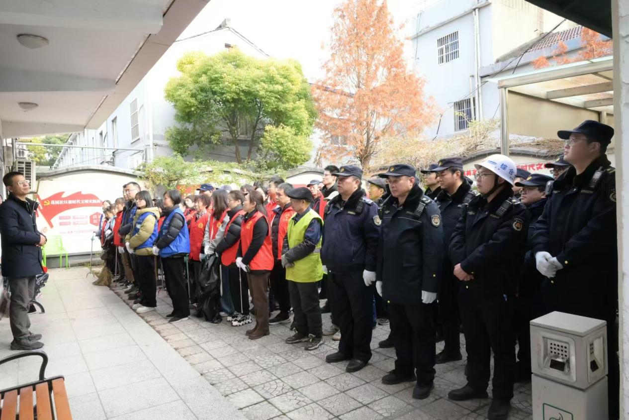 检测学院携手花园社区开展“美丽花园 共建共享”志愿服务活动